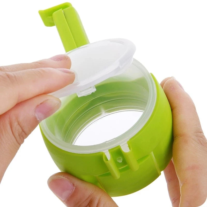 Food Storage Clip with Pour Spout